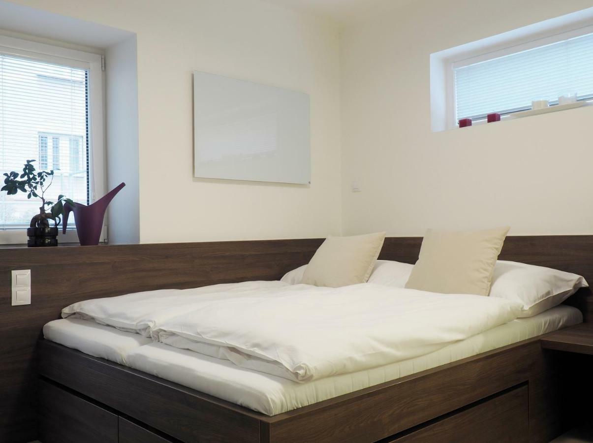 Ap10 - Apartments 4U Brezinova "Overnight Simply" Hradec Králové Exteriér fotografie