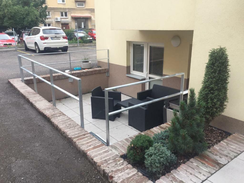 Ap10 - Apartments 4U Brezinova "Overnight Simply" Hradec Králové Exteriér fotografie