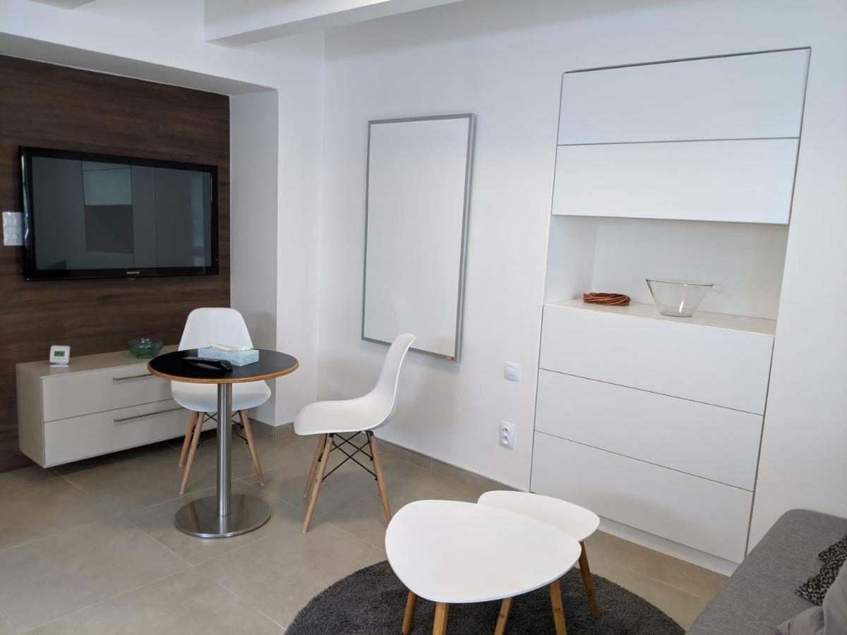 Ap10 - Apartments 4U Brezinova "Overnight Simply" Hradec Králové Exteriér fotografie