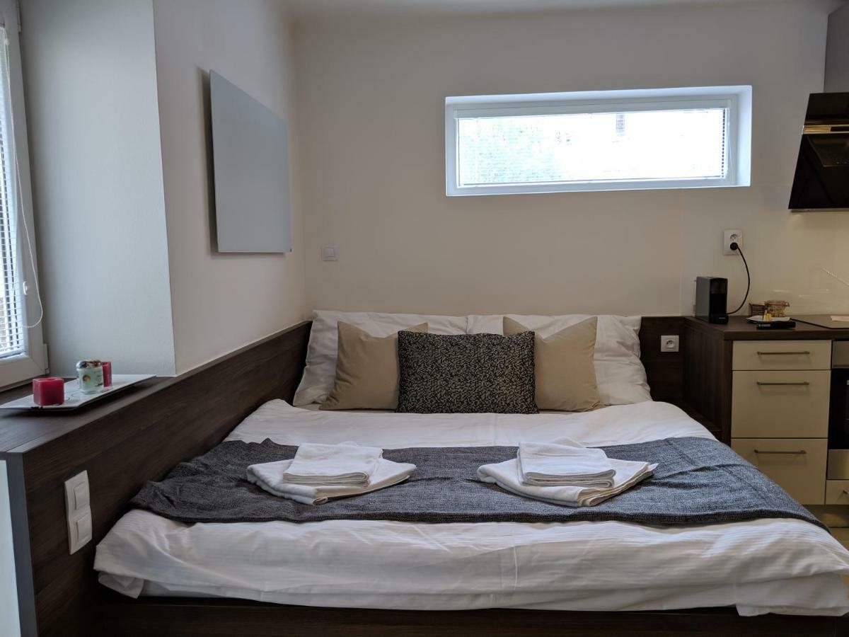 Ap10 - Apartments 4U Brezinova "Overnight Simply" Hradec Králové Exteriér fotografie