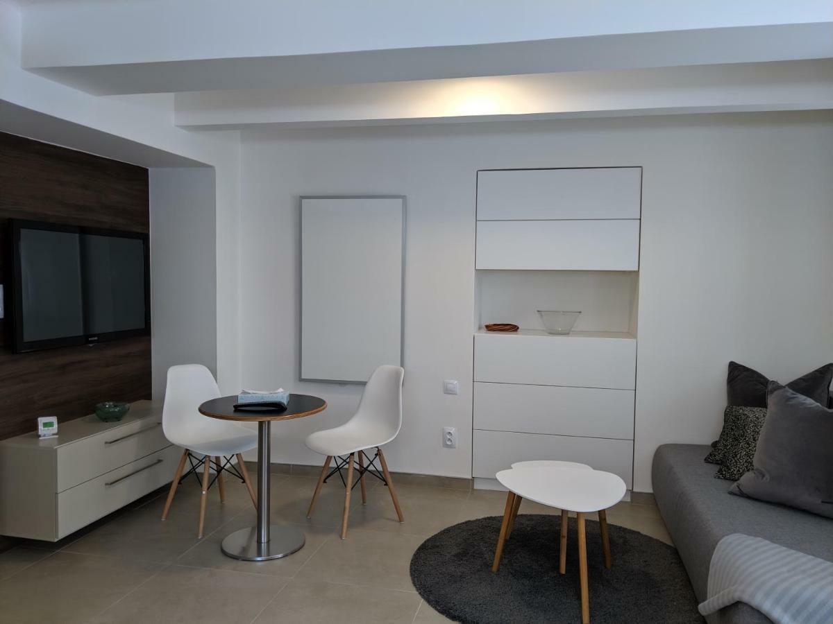 Ap10 - Apartments 4U Brezinova "Overnight Simply" Hradec Králové Exteriér fotografie