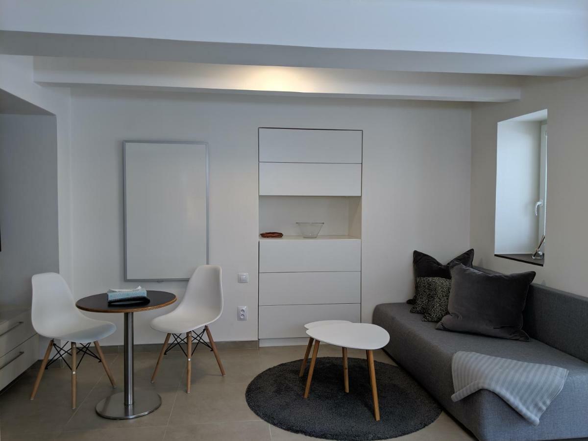 Ap10 - Apartments 4U Brezinova "Overnight Simply" Hradec Králové Exteriér fotografie